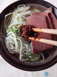 诱人的鸭血粉丝汤做法图解7)