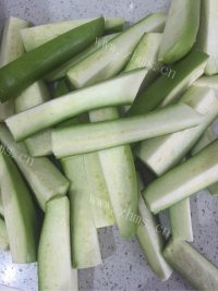 妈妈最爱的蒸茄子做法图解3)