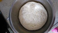 美味的韭菜肉包做法图解5)