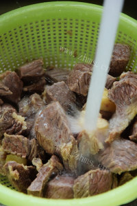 DIY咖喱牛肉做法图解5)