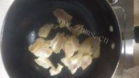 家常菜荷兰豆炒腊肉做法图解3)
