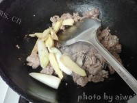 美味的咖喱牛肉饭做法图解3)