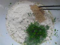香脆的葱香苏打饼干做法图解5)