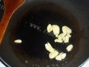 自制胡萝卜炒叉烧做法图解2)
