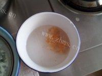 美味早餐银耳小米粥做法图解2)