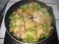 土豆片炒青椒自制做法图解12)