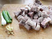家常菜干豆角烧肉做法图解4)