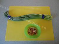 家常虾米炒蒜苔做法图解1)