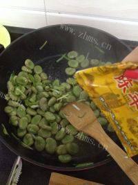 家常菜清炒蚕豆做法图解5)