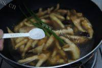 健康美味的红烧鸡爪