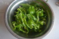 家常菜青椒炒豆干做法图解3)