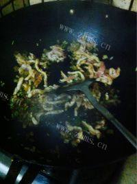 易做的香干拌芹菜做法图解6)
