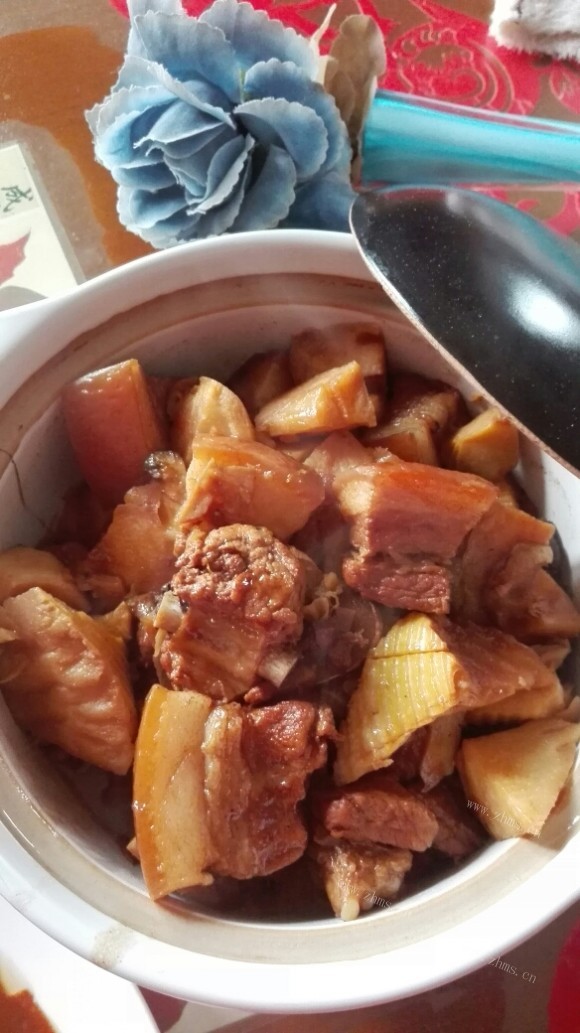 春笋烧五花肉
