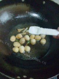 美味的红烧鹌鹑蛋做法图解7)