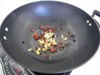 口感极佳的香辣酸菜肉片做法图解6)