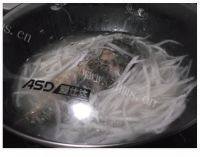 味道不错的萝卜鲫鱼汤做法图解9)