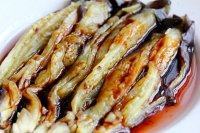 自制的老干妈蒸茄子做法图解3)
