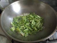 芹菜肉丝炒火腿做法图解8)