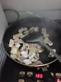 家常菜五花肉炒土豆片做法图解5)