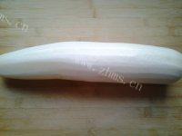 美味的萝卜大骨汤做法图解2)