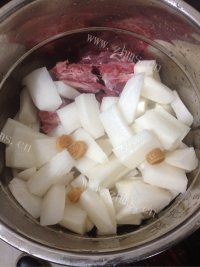 香气浓郁的萝卜汤做法图解3)