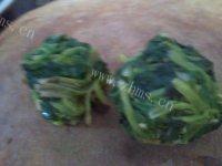 口感好的凉拌菠菜花生米做法图解1)