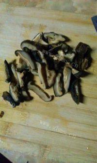 家常青菜炒香菇做法图解3)