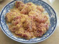 家常菜小米蒸排骨做法图解2)