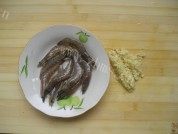 蒜蓉蒸基围虾做法图解1)