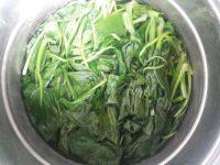 易做的菠菜蛋花汤做法图解1)