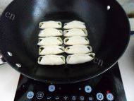 美味的韭菜鸡蛋锅贴做法图解10)