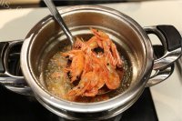 花雕油爆北极虾做法图解6)