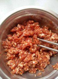 美味的青菜肉丸汤做法图解1)