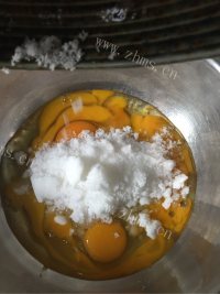 自制法式全蛋海绵蛋糕做法图解4)