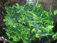 菠菜豆腐汤做法图解5)