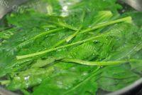 好吃的鲜虾仁菠菜卷做法图解3)