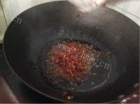 美味的辣子鸡做法图解2)