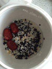 美味的鱼粥做法图解1)