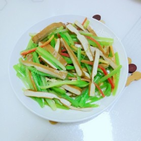 芹菜豆腐干
