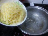 家常酸辣土豆丝做法图解7)