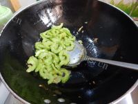 特色美食苦瓜炒鸡蛋做法图解8)