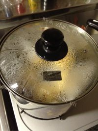 美味的韭菜肉包做法图解7)
