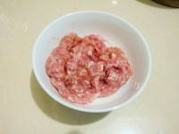 好吃的肉末青蒜炒咸蛋白做法图解2)