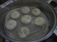 诱人的芹菜肉包子做法图解16)