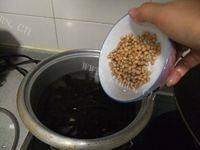 海带黄豆猪骨汤做法图解7)