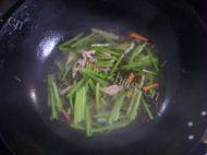家常芹菜炒肉丝做法图解6)