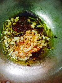 鲜美可口的干煸四季豆做法图解6)