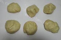 清爽的圣诞花环面包做法图解5)