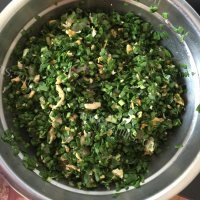 色香味俱全的韭菜盒子做法图解4)