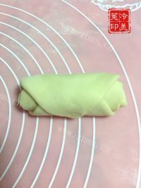 自制玫瑰花面包做法图解15)